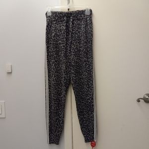 360 Cashmere Leopard Print Jogger Pants
